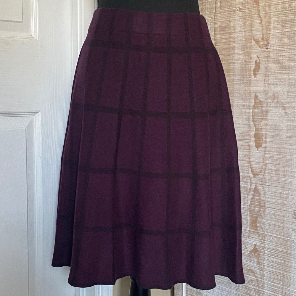 PURPLE AND BLACK PLAID KNIT SKIRT
